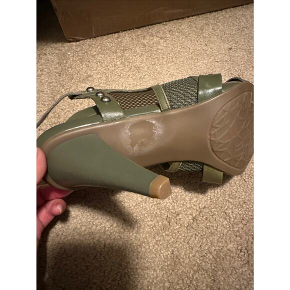 Kenneth Cole Reaction | High heel Mesh Sandals Size 8.5 - Picture 9 of 11